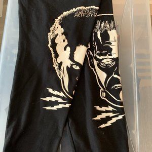 NWOT UNIVERSAL MONSTERS HORROR HALLOWEEN FRAKENSTEIN BRIDE LEGGINGS SIZE LARGE